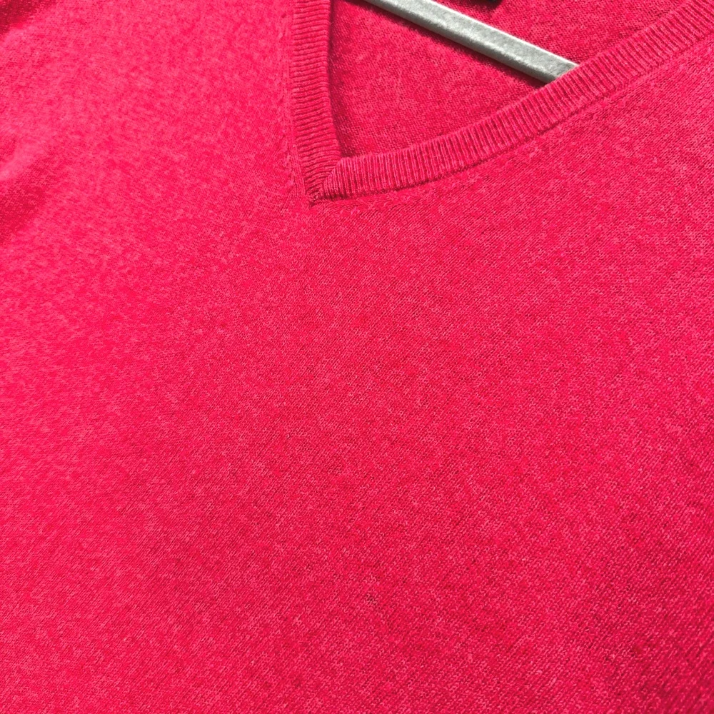JOS A BANK Men's 100% Cashmere Bright Red V Neck Pullover Sweater Holiday Sz XL